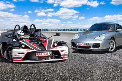 KTM X- Bow vs Porsche 911 Carrera