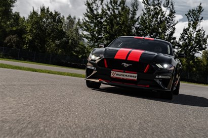 Ekstremalna przejażdżka Fordem Mustangiem z Super Cars
