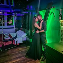 Kosmiczna noc dla dwojga w Toruniu – Secret Apartament Green VIP