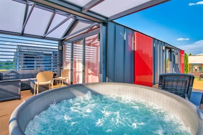 Nocleg w Domku Exclusive z prywatnym jacuzzi dla 7 osób przy Energylandii - Holiday Park Zator