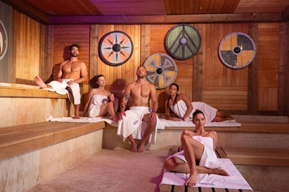 Całodniowe Tropikalne Wakacje pod Palmami w Suntago dla Dwojga