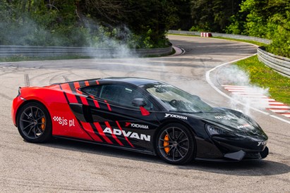 Co-drive MCLAREN 570GT po torze dla dziecka