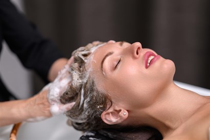 Head Spa GOLDEN dla dwojga w Berne Academy – luksusowy relaks