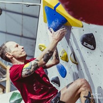 Pierwsze kroki w boulderingu z instruktorem w Warszawie – 75 minut