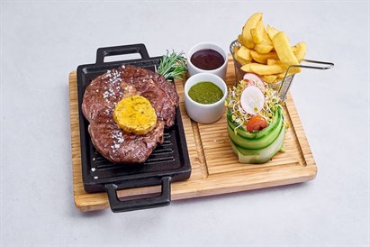 Spotkanie z przyjaciółmi w Wilanowie - Restauracja Kuźnia Kulturalna