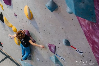 Pierwsze kroki w boulderingu z instruktorem w Warszawie – 75 minut