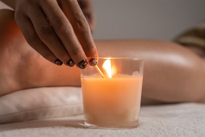 Rozgrzewający masaż świecą 60 min – Masaje SPA Wrocław