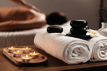 Masaż gorącymi kamieniami w Calmea Spa