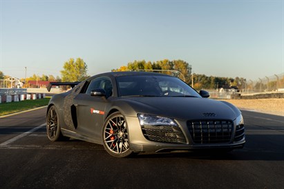 Super tata w Audi R8 V10 – jazda na wybranym torze wyścigowym!