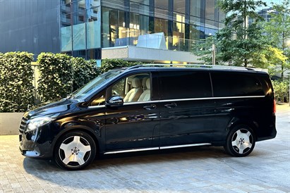 Transfer na lub z lotniska w Warszawie – Mercedes E lub V Class