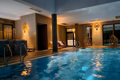 Rodzinny relaks w Termach Gorce – basen, jacuzzi, sauny i grota solna
