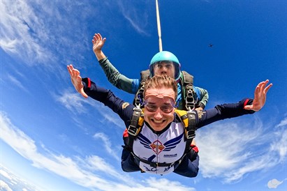 Skok spadochronowy z filmowaniem VIP - SkyDive Warszawa