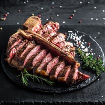 Wołowina w roli głównej – warsztaty przyrządzania steków w Poznaniu!