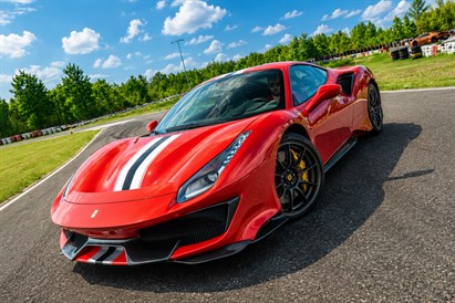 Jazda Ferrari 488 Pista – 1 lub 2 okrążenia na Torze Poznań | 735 KM 