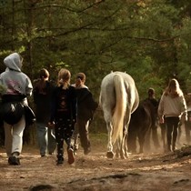 Spacer z końmi pod Warszawą: 1-2,5 h relaksu na łonie natury