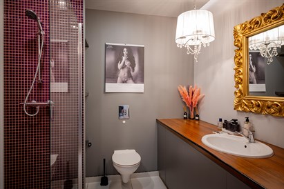 Zmysłowa noc dla dwojga w Gdańsku – Secret Apartament Pink VIP