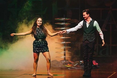 Teatr Magii – voucher na bilet normalny na pokaz iluzji