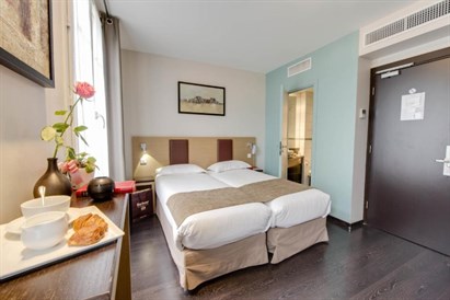 Romantyczny weekend w Paryżu dla dwojga – Source Hotel Paris