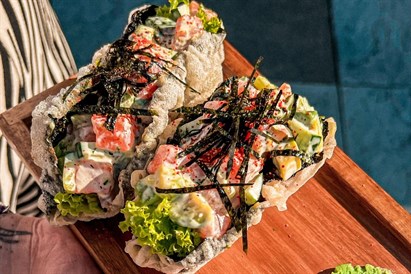 Sushi z przyjaciółmi w Suszarni we Wrocławiu (Hubska)