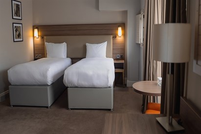 Noclegi w Londynie z widokiem na Tamizę – A&O Docklands Riverside
