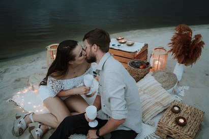 Romantyczny piknik na wyspie w Warszawie