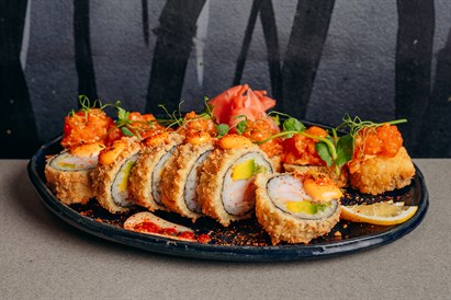 Sushi z przyjaciółmi w Suszarni we Wrocławiu (Czarnieckiego)