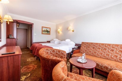 Romantyczny Pobyt dla Dwojga w Hotelu Gołębiewski – 2 Noce z dostępem do Parku Wodnego Tropikana