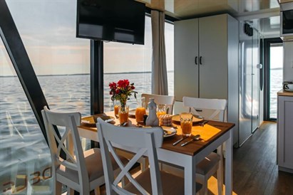 3 noce w domku na wodzie dla dwojga – HouseBoats Mielno
