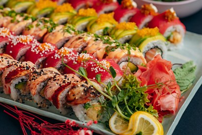 Sushi z przyjaciółmi w Suszarni we Wrocławiu (Kąty Wrocławskie)