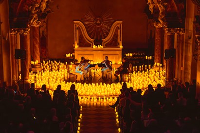 Koncert przy świecach w Warszawie – 60 minut muzycznych emocji