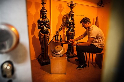 Zamknięci w intrydze – escape room na Pradze dla maks. 6 osób