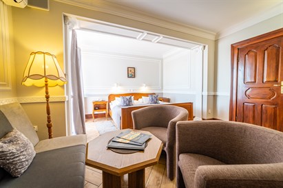 Luksusowy Pobyt dla Dwojga w Hotelu Solar Palace z Kolacją, Masażami i Zabiegami SPA