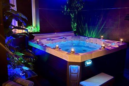 Wynajem strefy saun i jacuzzi na wyłączność - Strefa Saun Viva La Vida