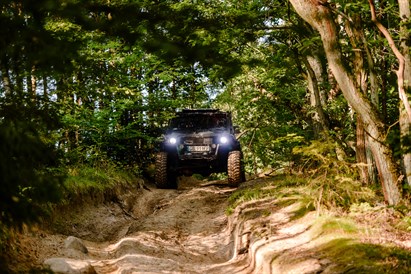 Szkolenie off-road w Trójmieście – 50 min za kółkiem Nissana Patrola!