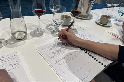 Voucher kwotowy do Wino+ Poznań – degustacja i wino do domu!