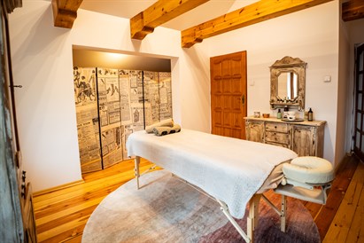 Masaż ciała gorącymi kamieniami – regeneracja w PioMed