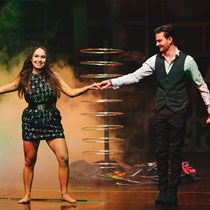 Teatr Magii – voucher na bilet normalny na pokaz iluzji