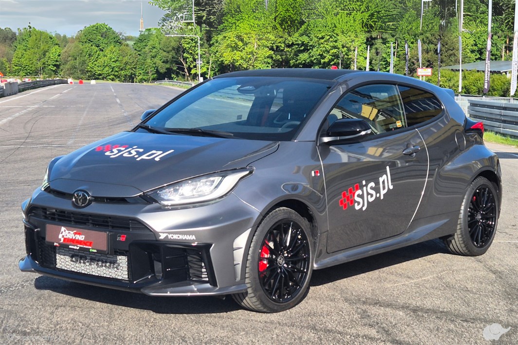 Zostań kierowcą rajdowym w Toyocie GR Yaris na torze wyścigowym
