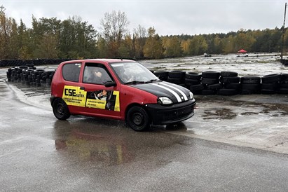 Wyścig tuningowanym Seicento po Torze Autek – okolice Warszawy