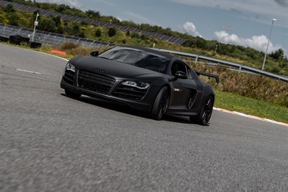 Super tata w Audi R8 V10 – jazda na wybranym torze wyścigowym!