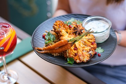 Rodzinna uczta w klimacie Orientu – Restauracja Bliski Wschód