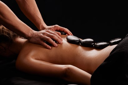 Masaż balijski gorącymi kamieniami w Tao Tao Balijskie Spa