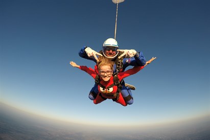 Skok spadochronowy z 4 km w Jeleniej Górze – Skydive Wrocław