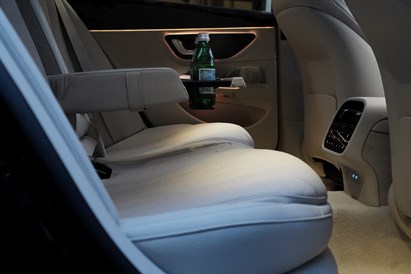 Transfer na lub z lotniska w Warszawie – Mercedes E lub V Class