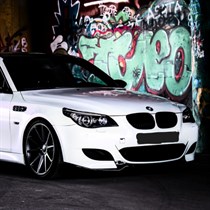 Co-drive BMW M5 V10 – adrenalina w fotelu pasażera!