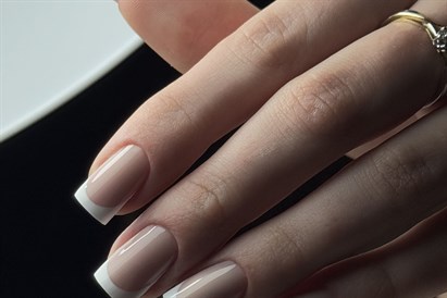 Manicure i pedicure hybrydowy z peelingiem i maską - This is Love Beauty Salon Warszawa