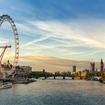 Noclegi w Londynie z widokiem na Tamizę – A&O Docklands Riverside