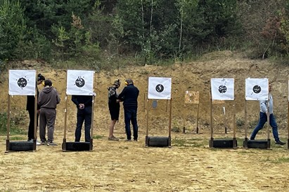 Strzelanie dla kobiet - niedzielne szkolenie na strzelnicy z instruktorem - Warszawa