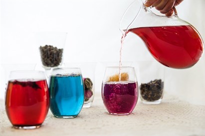 Warsztaty tworzenia tęczy z herbat i ziół – degustacja w Krakowie