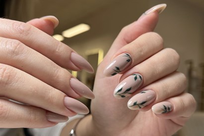 Manicure hybrydowy z peelingiem i maską - This is Love Beauty Salon Warszawa